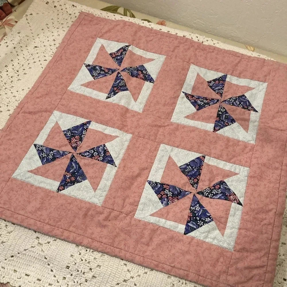 1980’s pieced windmill quilt wall hanging or table decor 17 x 17”
